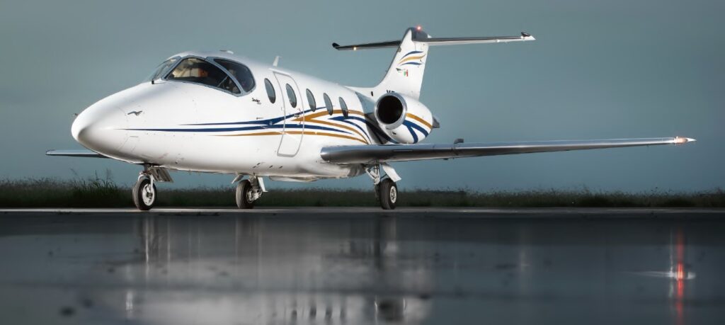 aircraft-private-jets-hawker-400xp