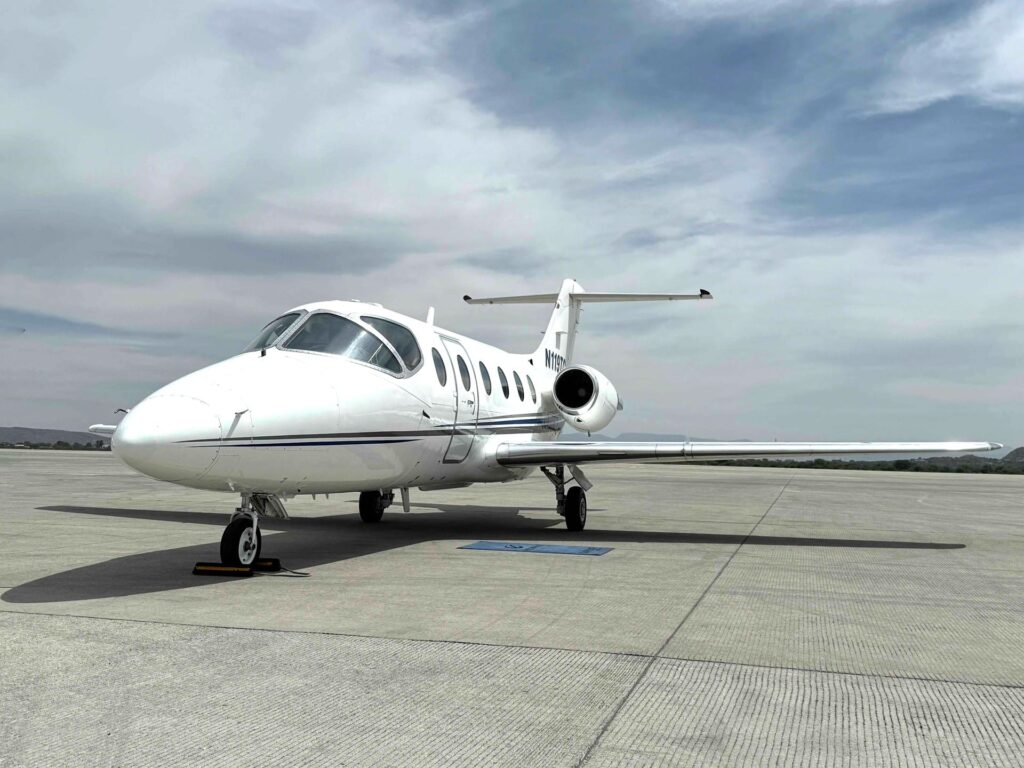 aircraft-private-jets-hawker-beechjet-400a-369585